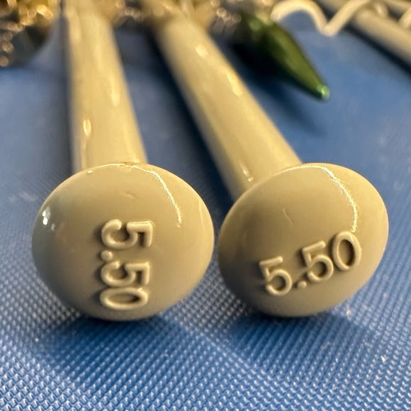 DCN Knitting Needles With Case - Picture 5 of 11